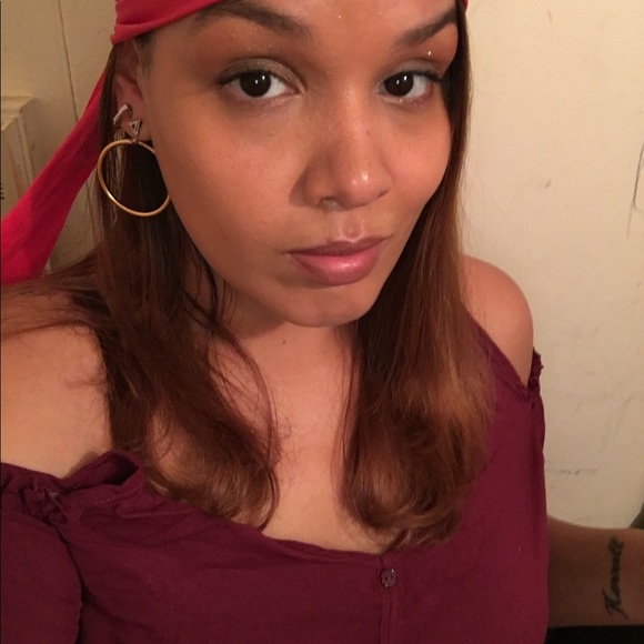 Meet your Posher, Janae - Picture 2 of 3